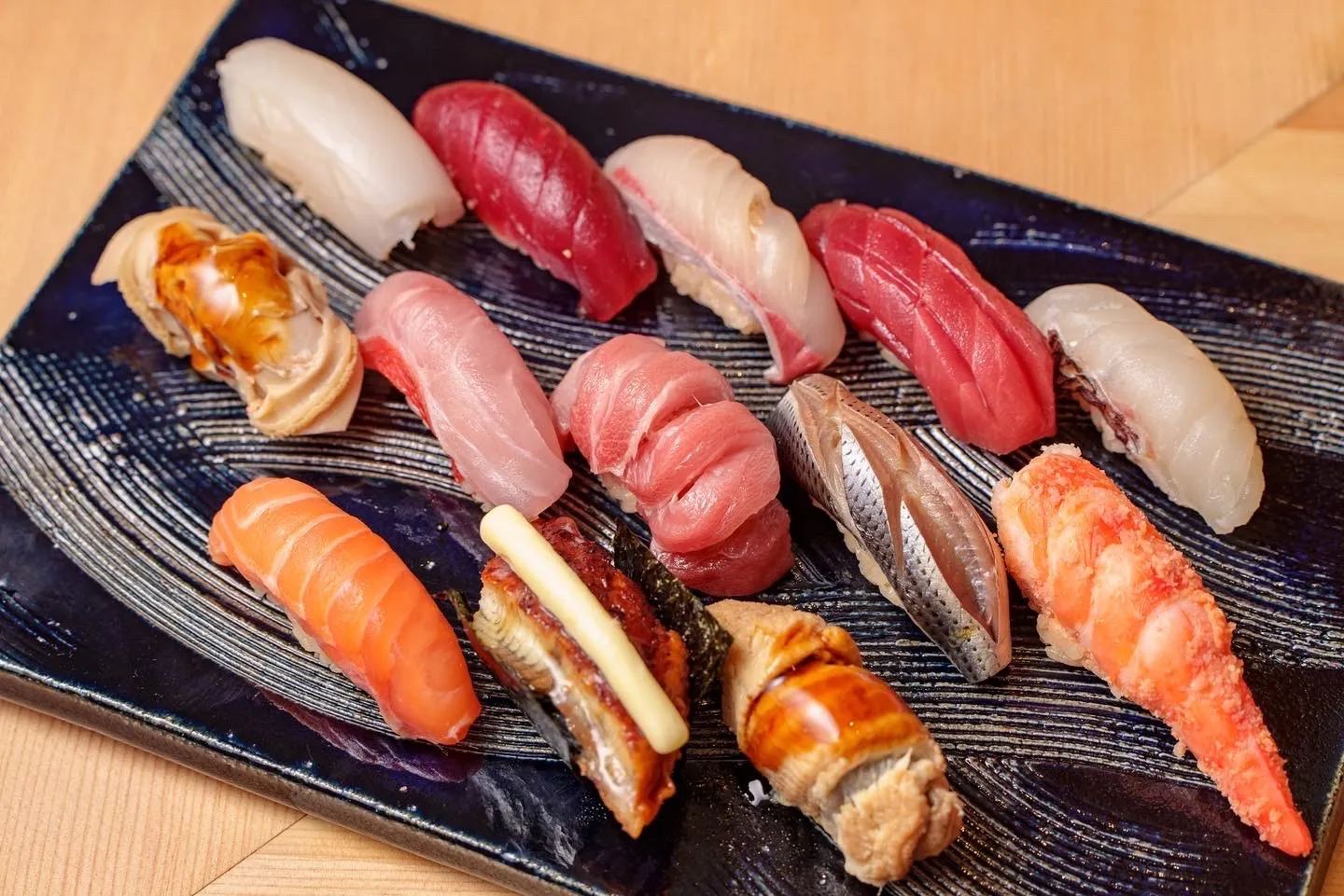 壽司酒館頂端
