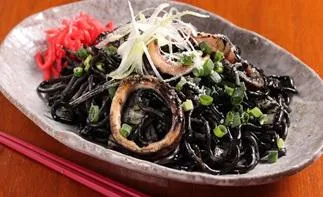 沖繩酒館阿麻。